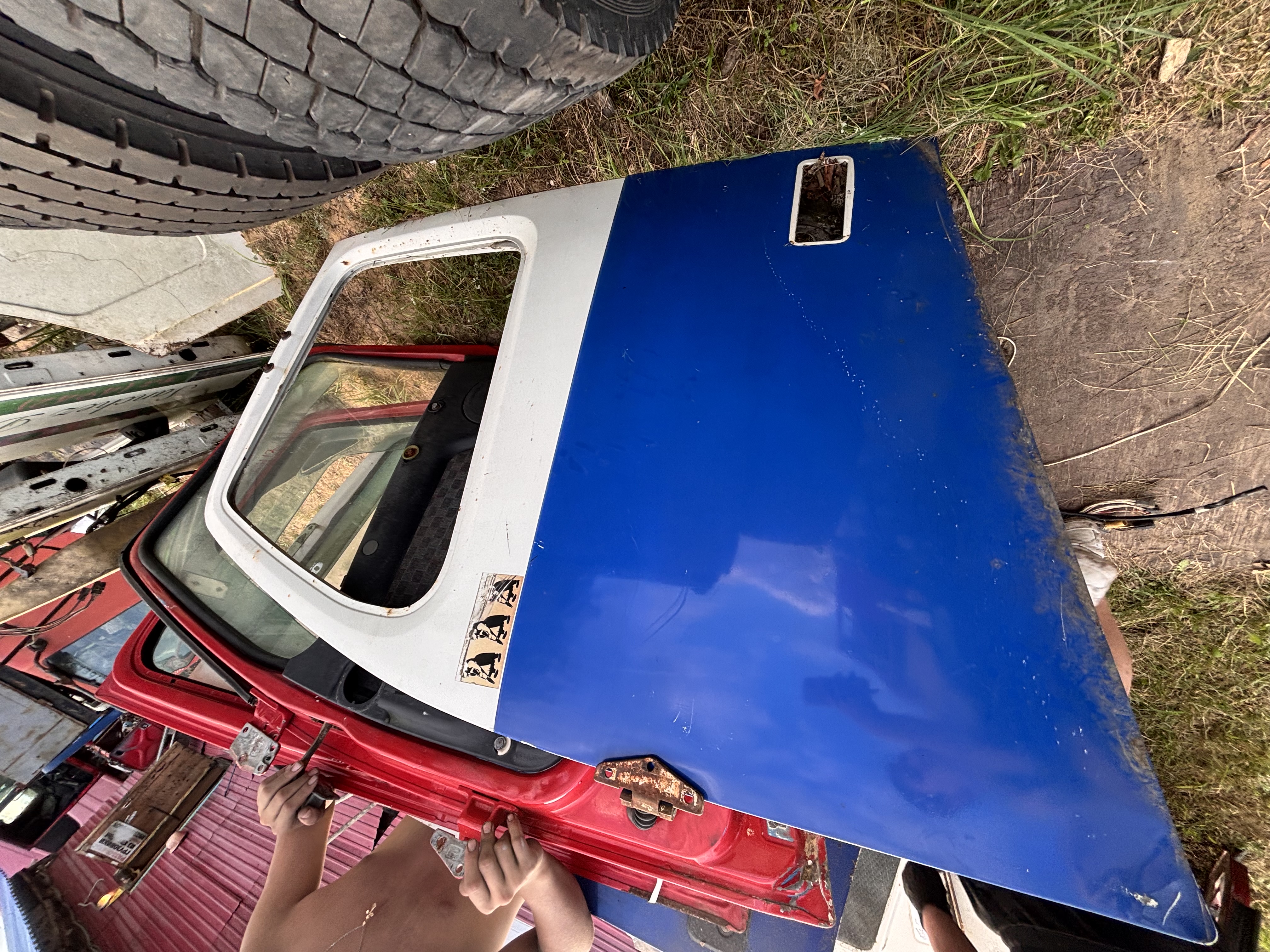 Дверь левая сине-белая Вольво Volvo FH12 3980432 20360542